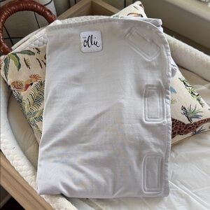 The Ollie Baby Swaddle - Stone
